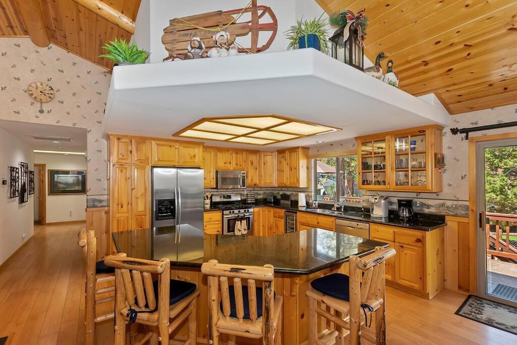 Teakwood - 3-Br Spa, Fire Pit, Quiet, Ac, Centrally Located Villa Big Bear Lake Eksteriør billede