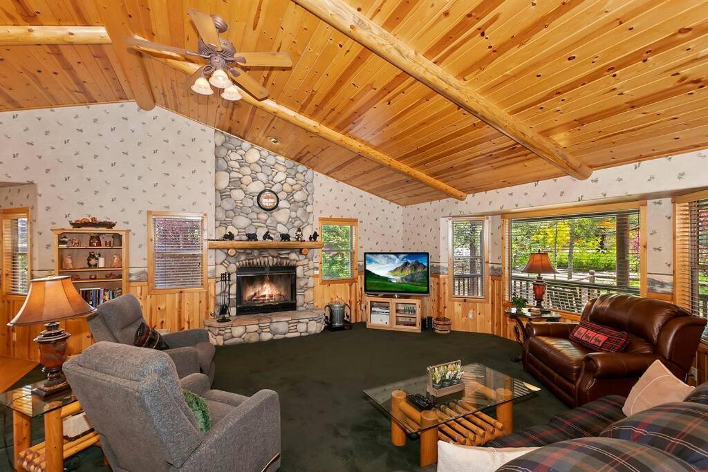 Teakwood - 3-Br Spa, Fire Pit, Quiet, Ac, Centrally Located Villa Big Bear Lake Eksteriør billede