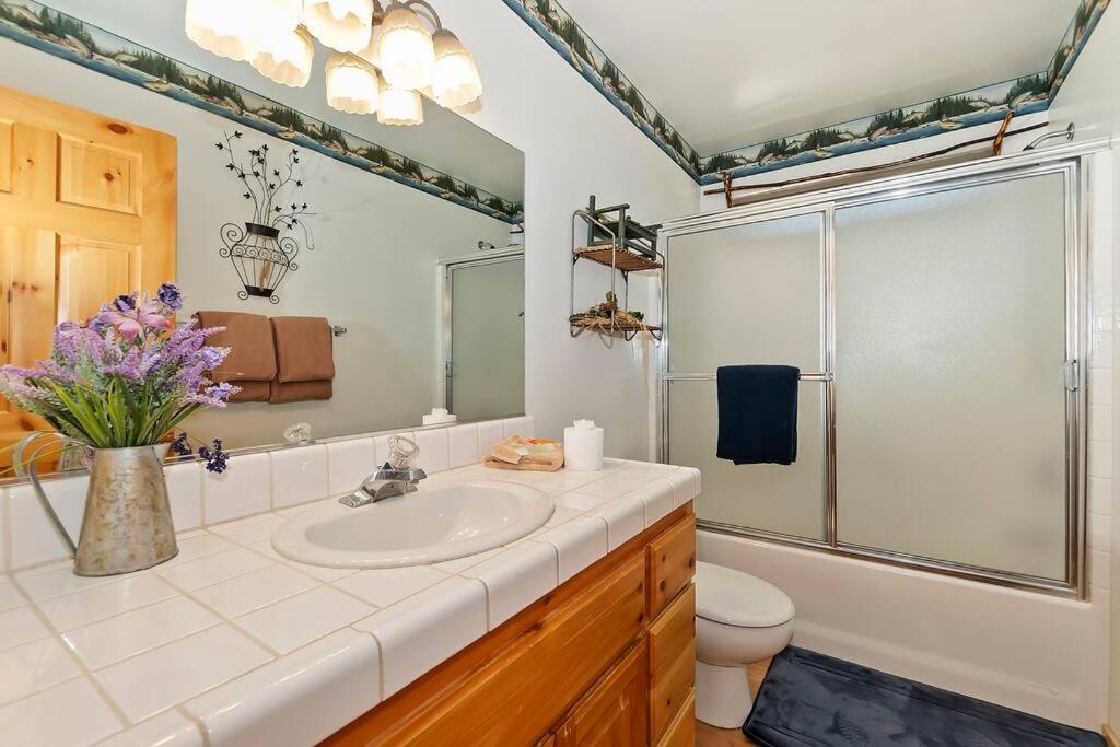 Teakwood - 3-Br Spa, Fire Pit, Quiet, Ac, Centrally Located Villa Big Bear Lake Eksteriør billede
