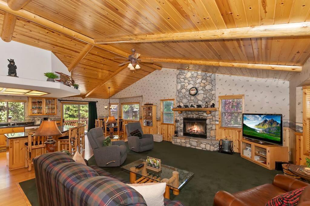 Teakwood - 3-Br Spa, Fire Pit, Quiet, Ac, Centrally Located Villa Big Bear Lake Eksteriør billede